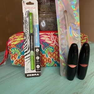 Vera Bradley Quilted Floral Zip Pouch in Red, Pink, Blue & Yellow With Cosmetics